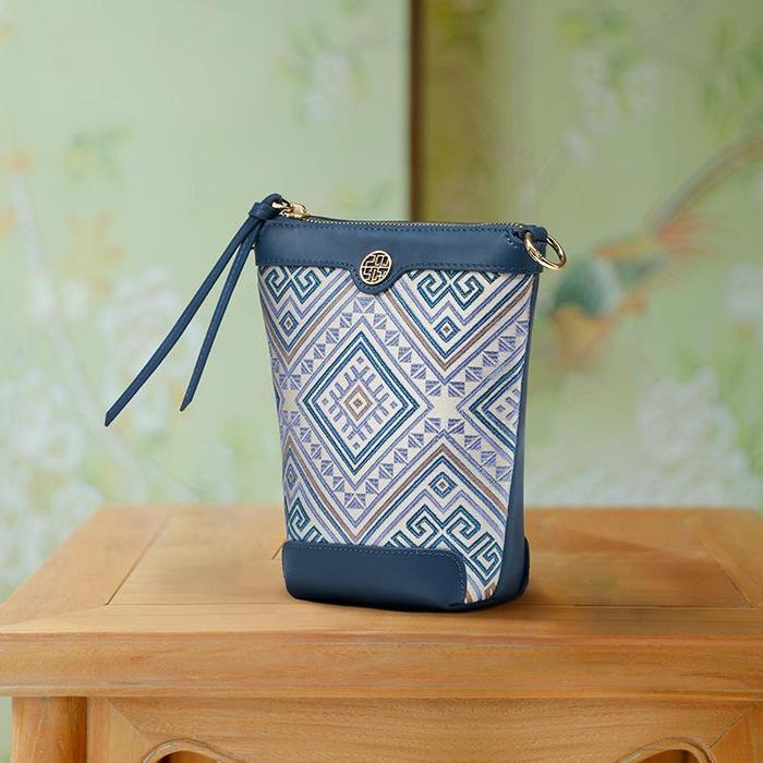 Crossbody bag ethnic retro trend casual temperament shoulder bag Crossbody bag ethnic retro trend casual temperament shoulder bag