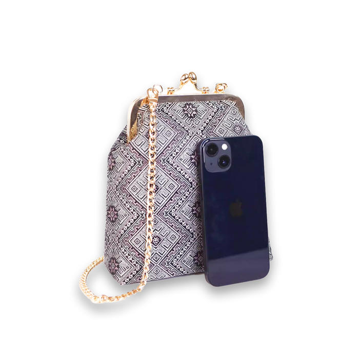 Gold-plated mobile phone bag light gold square glossy shoulder crossbody Gold-plated mobile phone bag light gold square glossy shoulder crossbody