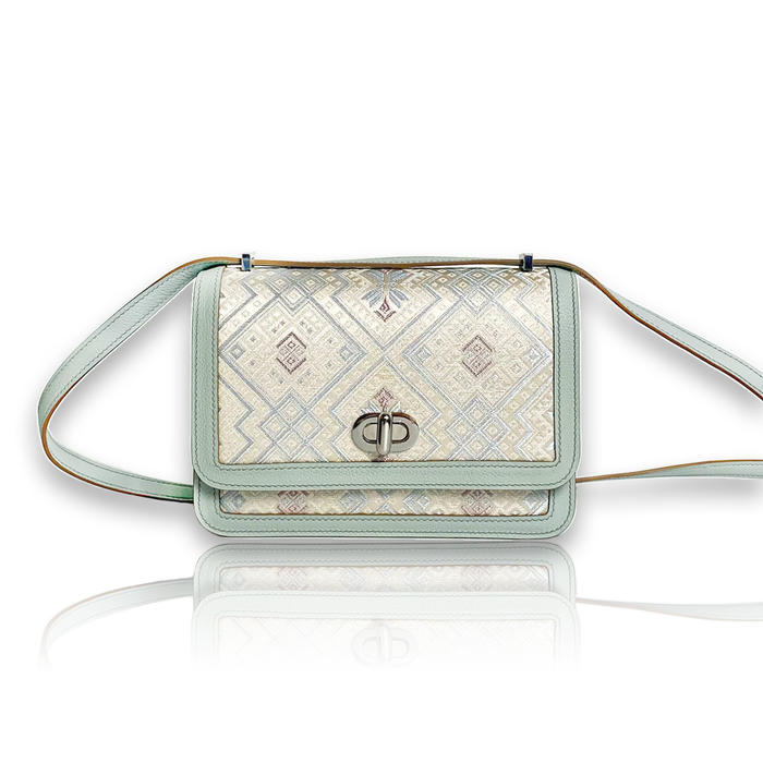 High-end handmade crossbody mobile phone bag High-end handmade crossbody mobile phone bag